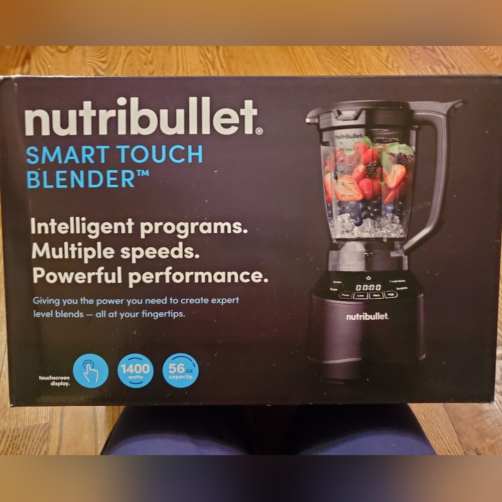 Nutribullet Smart Touch Blender 1400w NEW. Never used. Open box